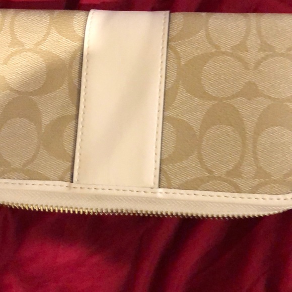 coach bag and wallet - Picture 3 of 6